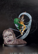 Attack on Titan Levi vs Beast Titan Ver. Figure