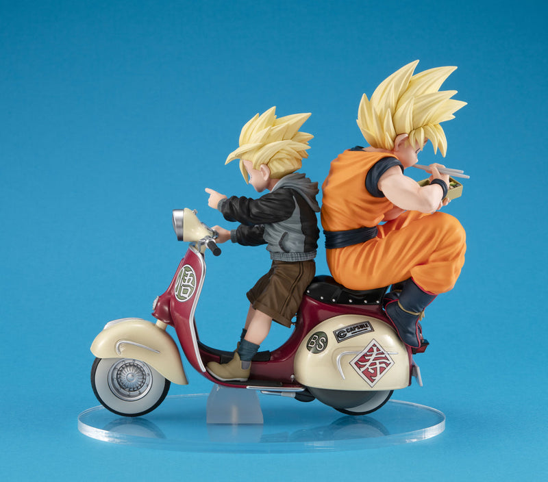 DESKTOP REAL McCOY EX: Dragon Ball Z - Super Saiyan Goku, Super Saiyan Gohan & Motorbike