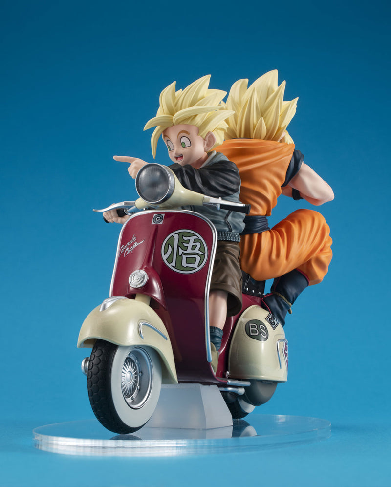 DESKTOP REAL McCOY EX: Dragon Ball Z - Super Saiyan Goku, Super Saiyan Gohan & Motorbike