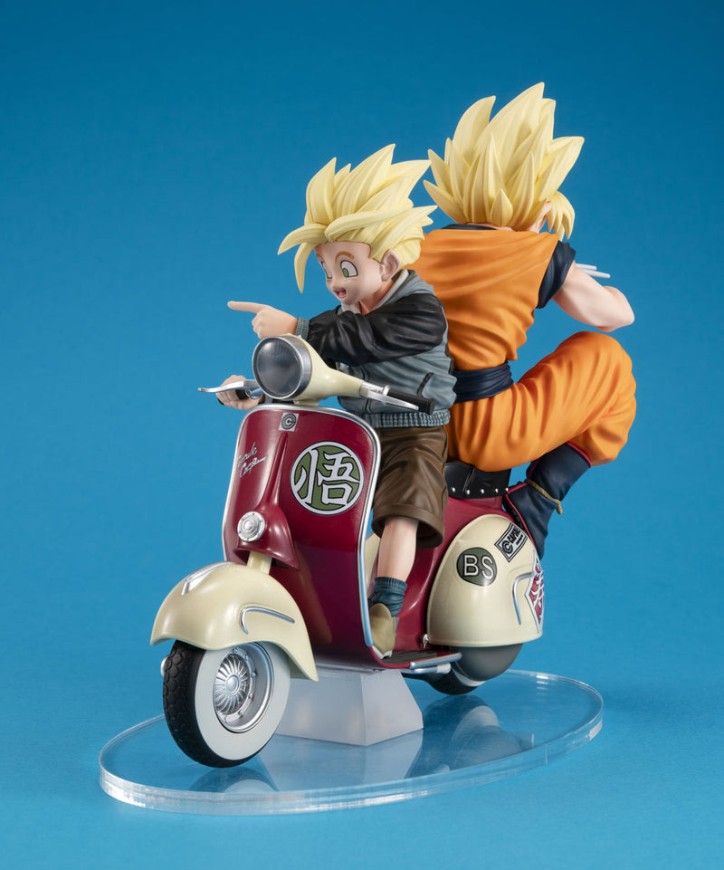 DESKTOP REAL McCOY EX: Dragon Ball Z - Super Saiyan Goku, Super Saiyan Gohan & Motorbike