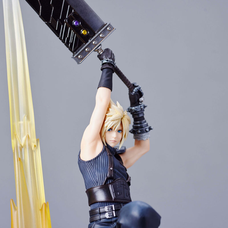 Final Fantasy VII Rebirth - Cloud Strife Statuette