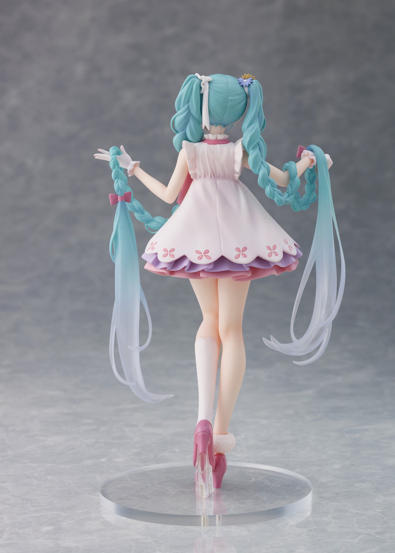 Hatsune Miku: Rapunzel | Wonderland Figure