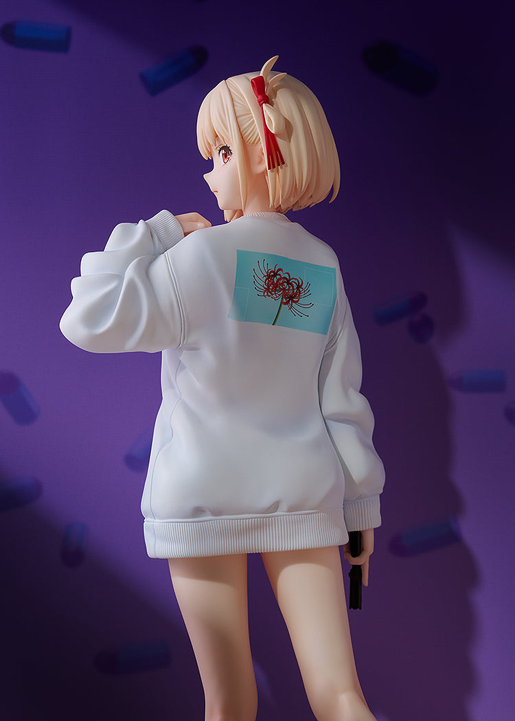 Chisato Nishikigi: Oversized Sweatshirt Ver. | 1/7 Scale Figure
