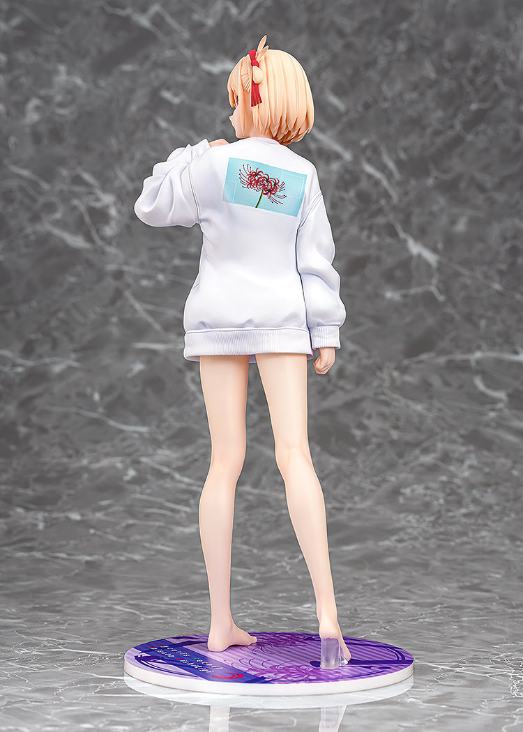 Chisato Nishikigi: Oversized Sweatshirt Ver. | 1/7 Scale Figure