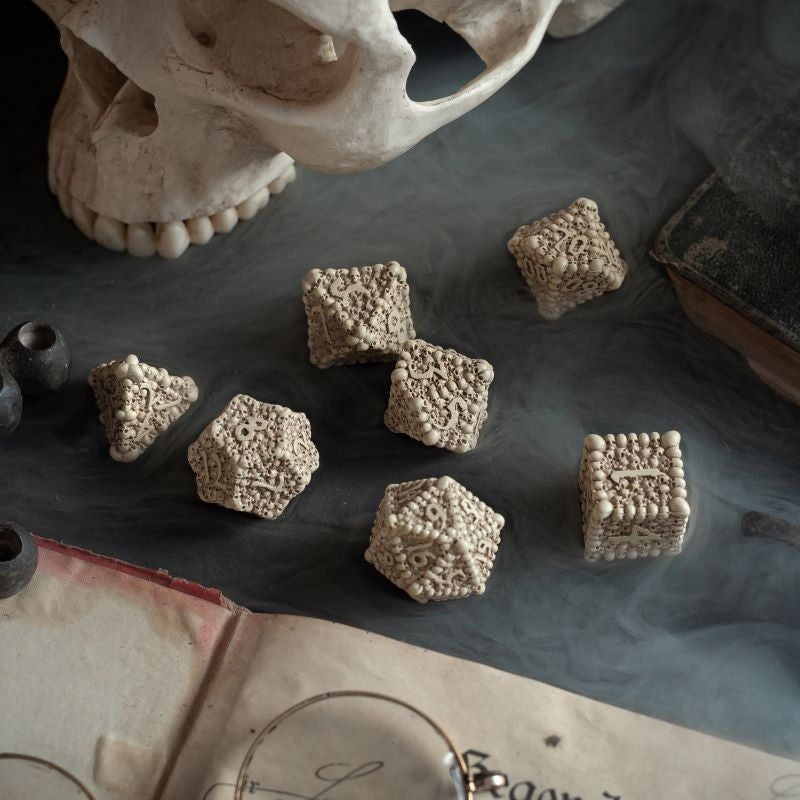 Q Workshop Dice Macabre Set