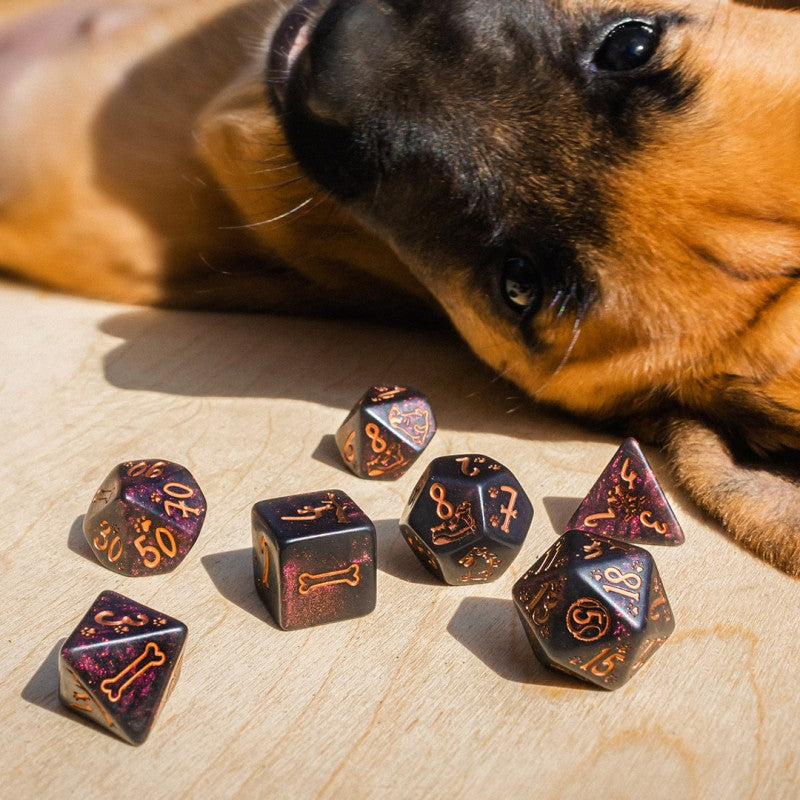 Q Workshop DOGS Dice Set: Luna