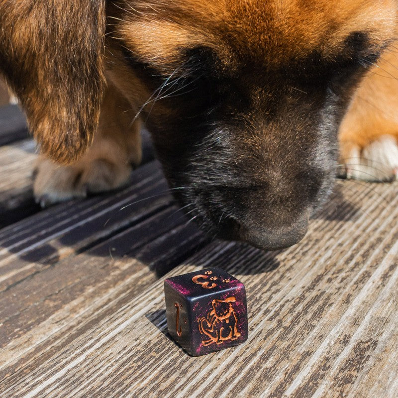 Q Workshop DOGS Dice Set: Luna