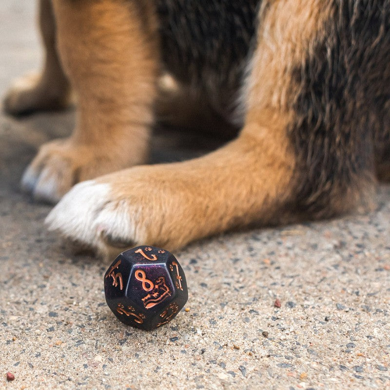 Q Workshop DOGS Dice Set: Luna