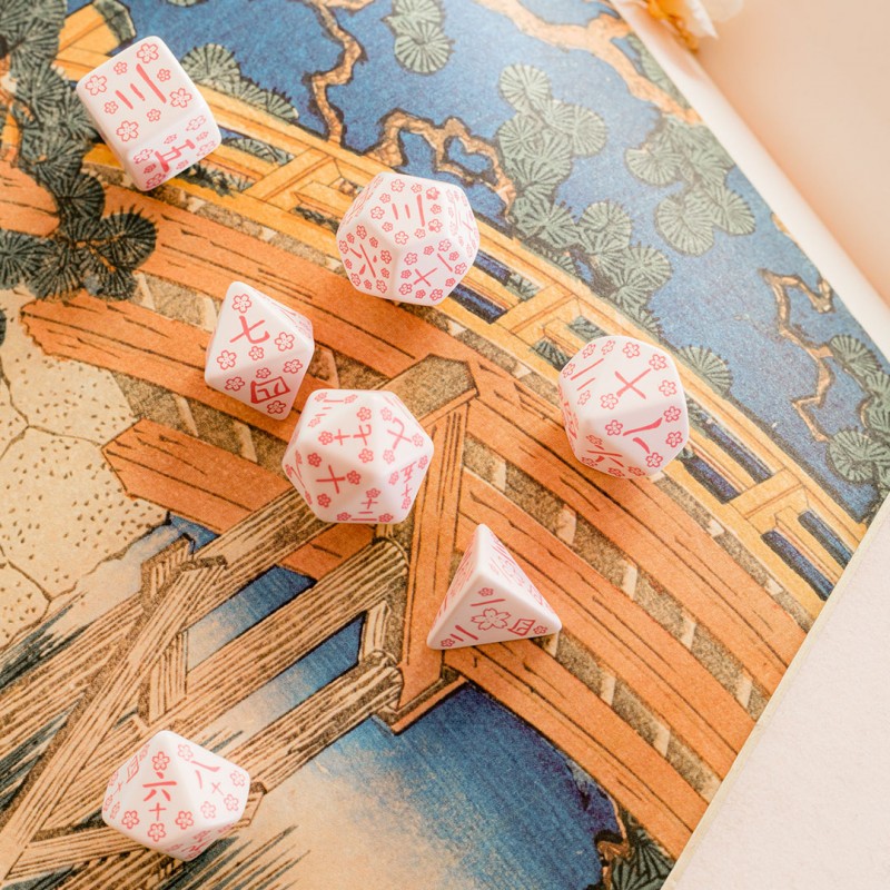 Q Workshop Japanese Dice Set: Cherry Blossom Petals