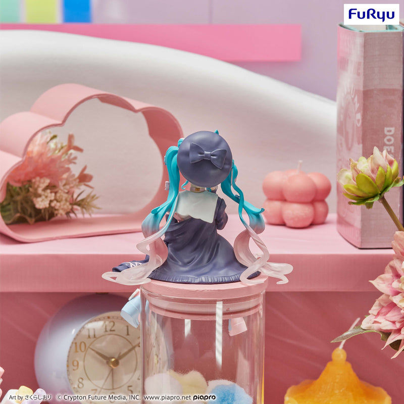 Hatsune Miku: Sailor Suit in Love | Noodle Stopper Figure