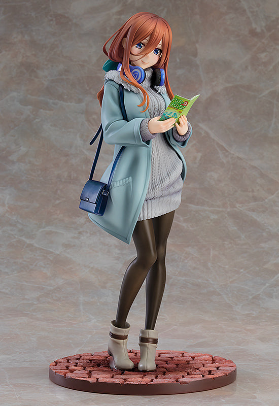 Miku Nakano (Date Style ver.) | 1/6 Scale Figure