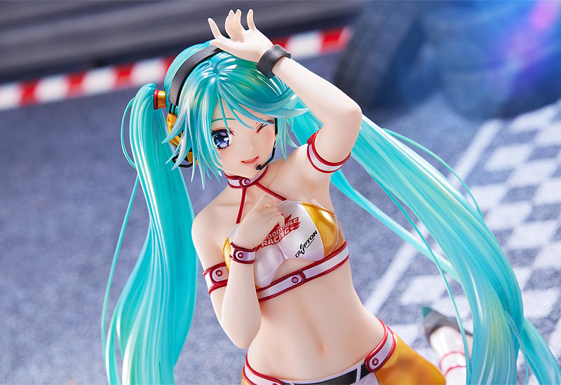 Racing Miku 2010 Ver. Art by Kentaro Yabuki | 1/7 Scale Figure