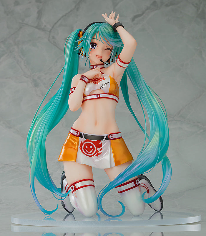 Racing Miku 2010 Ver. Art by Kentaro Yabuki | 1/7 Scale Figure